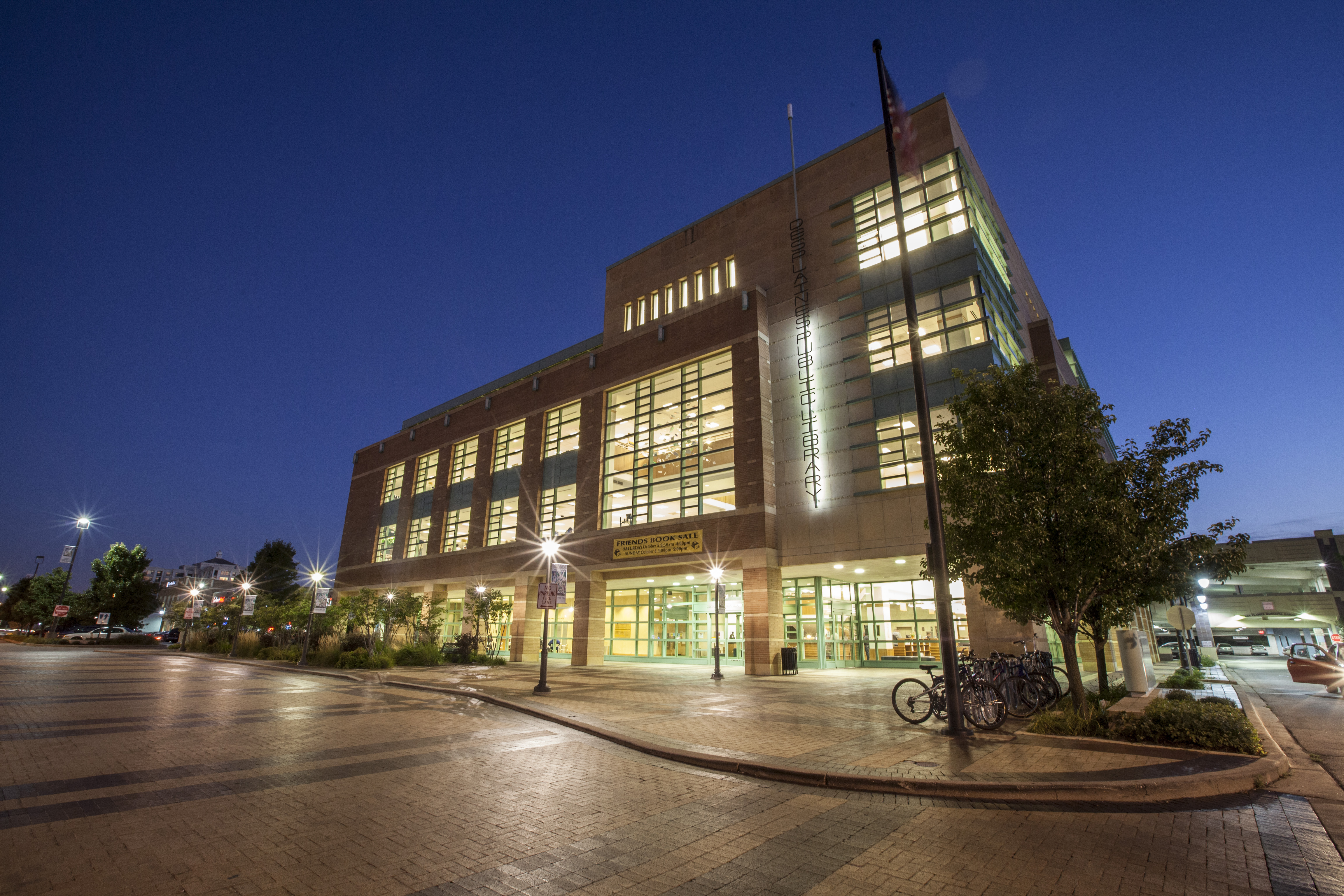 Des Plaines Public Library Building Exterior