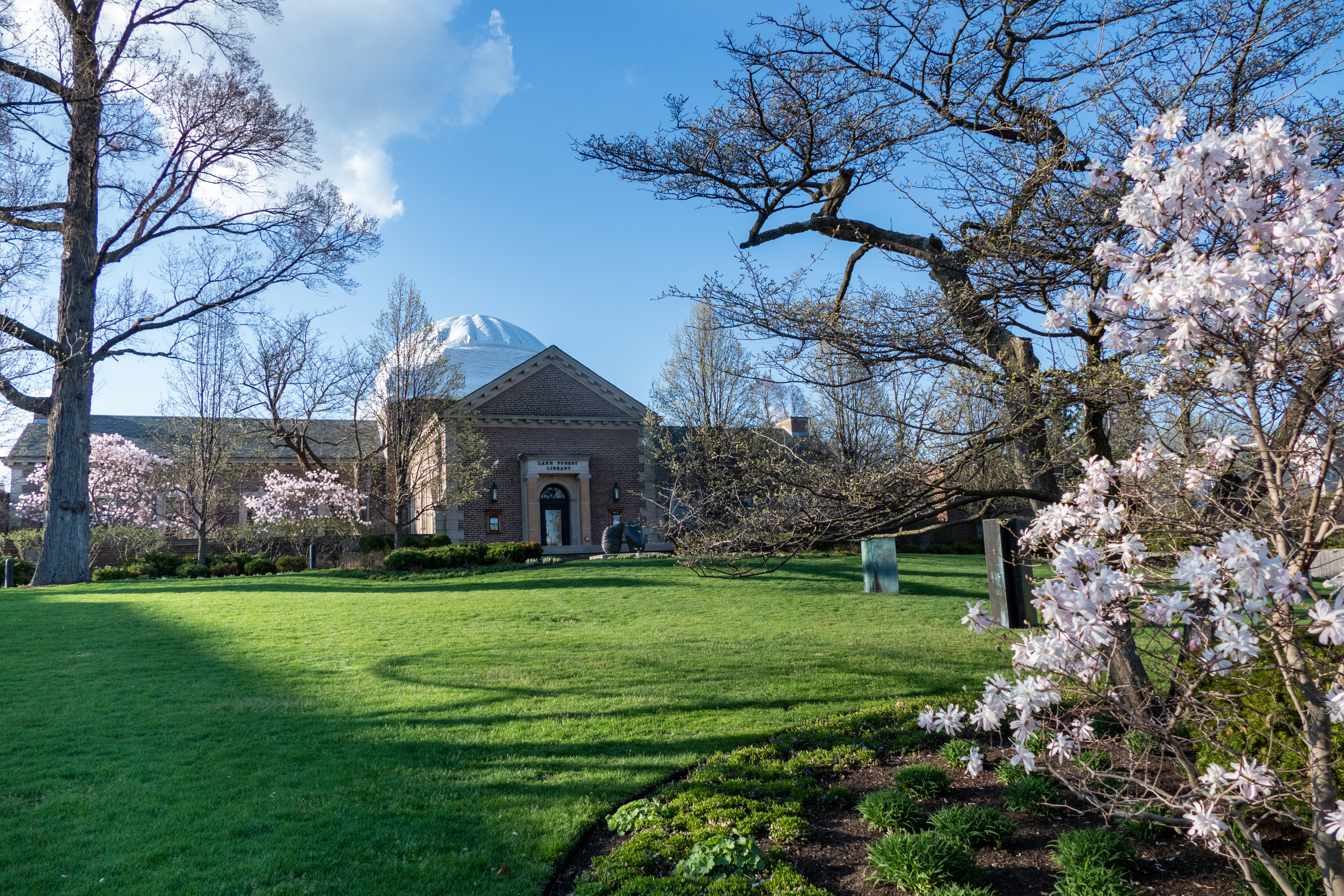 Lake Forest Public Library Building Exterior