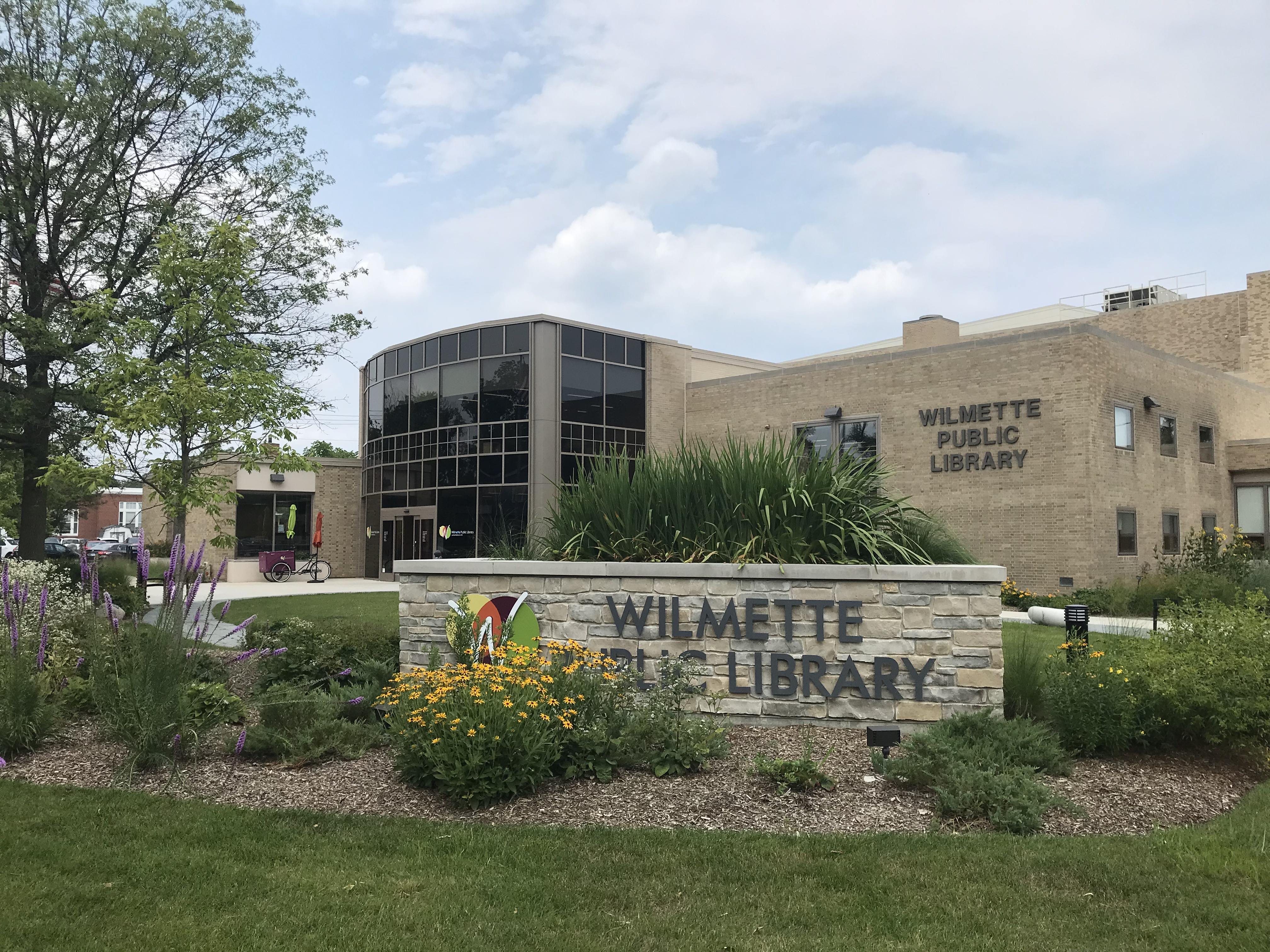 Wilmette Public Library District Building Exterior