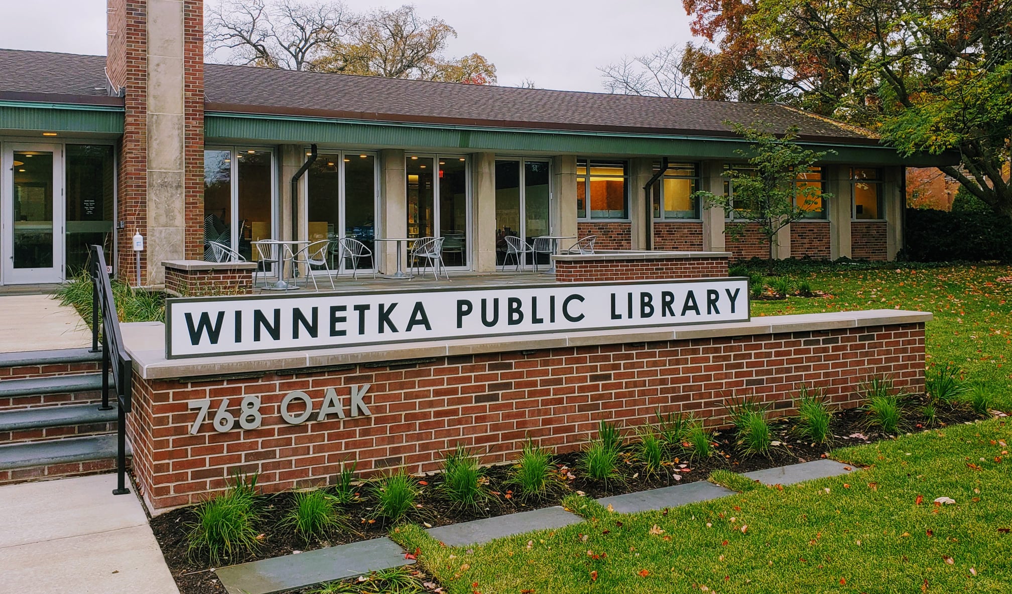 Winnetka Northfield Public Library District Building Exterior