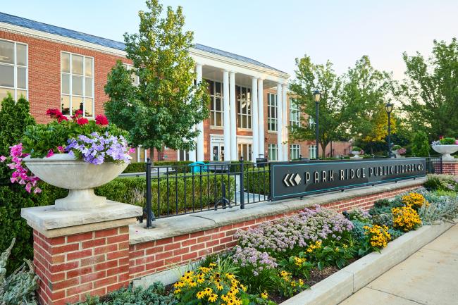 exterior of Park Ridge Public Library